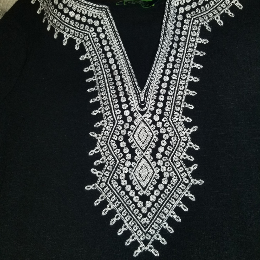Embroidered Tunic - Picture 8 of 9